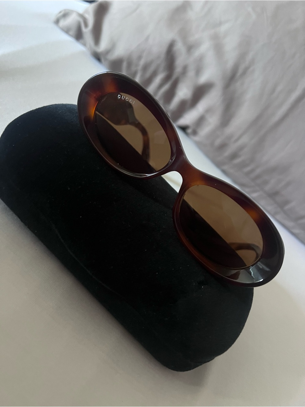 NWOT-Gucci Tortoiseshell Oval Sunglasses with Brown Lenses